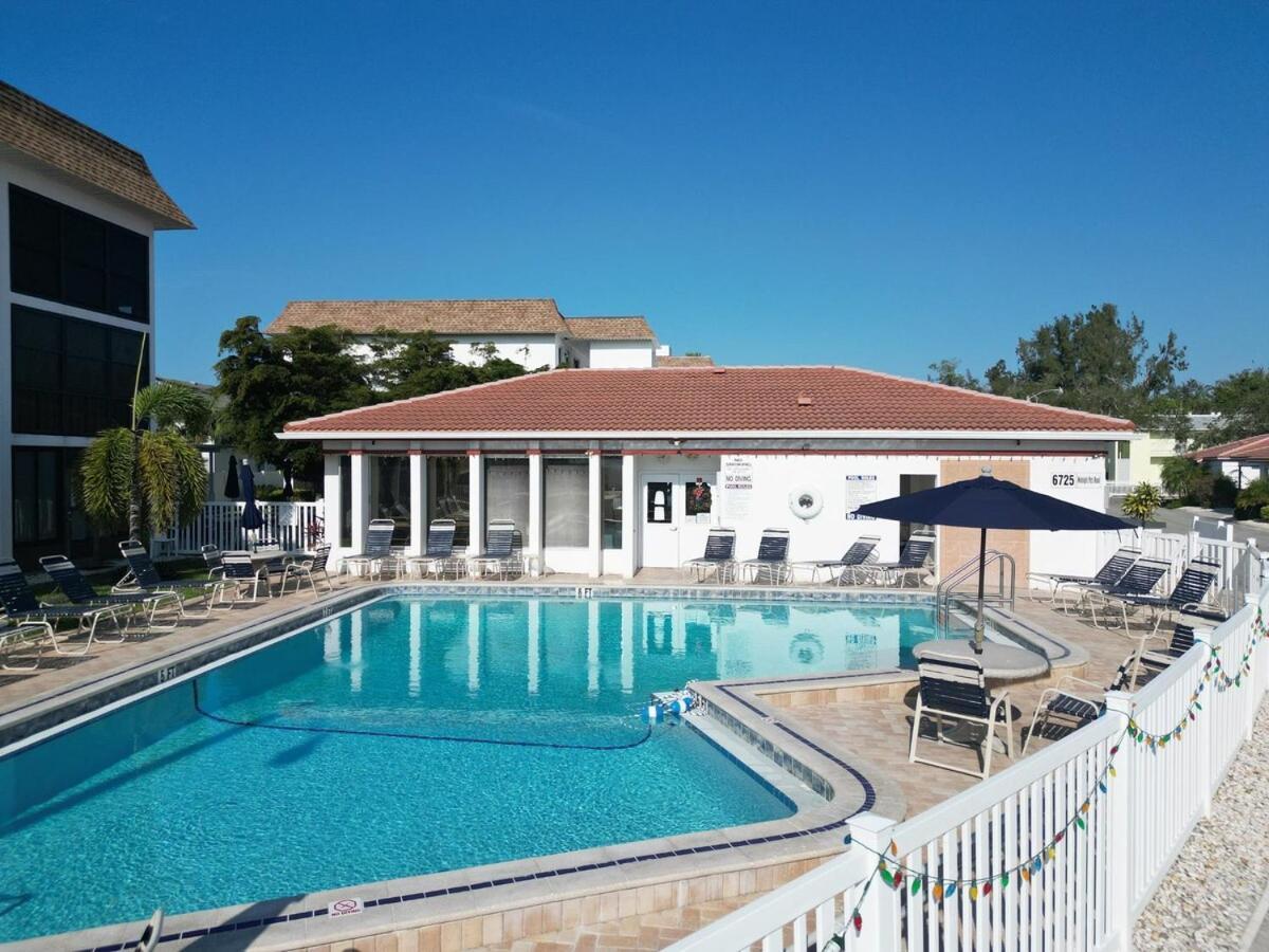 2 Bed 2 Bath Centrally Located On Siesta Key Sarasota Ngoại thất bức ảnh